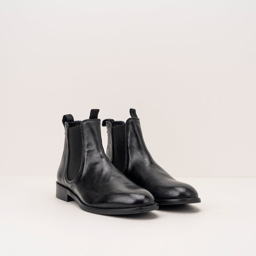 Hudson black boots outlet