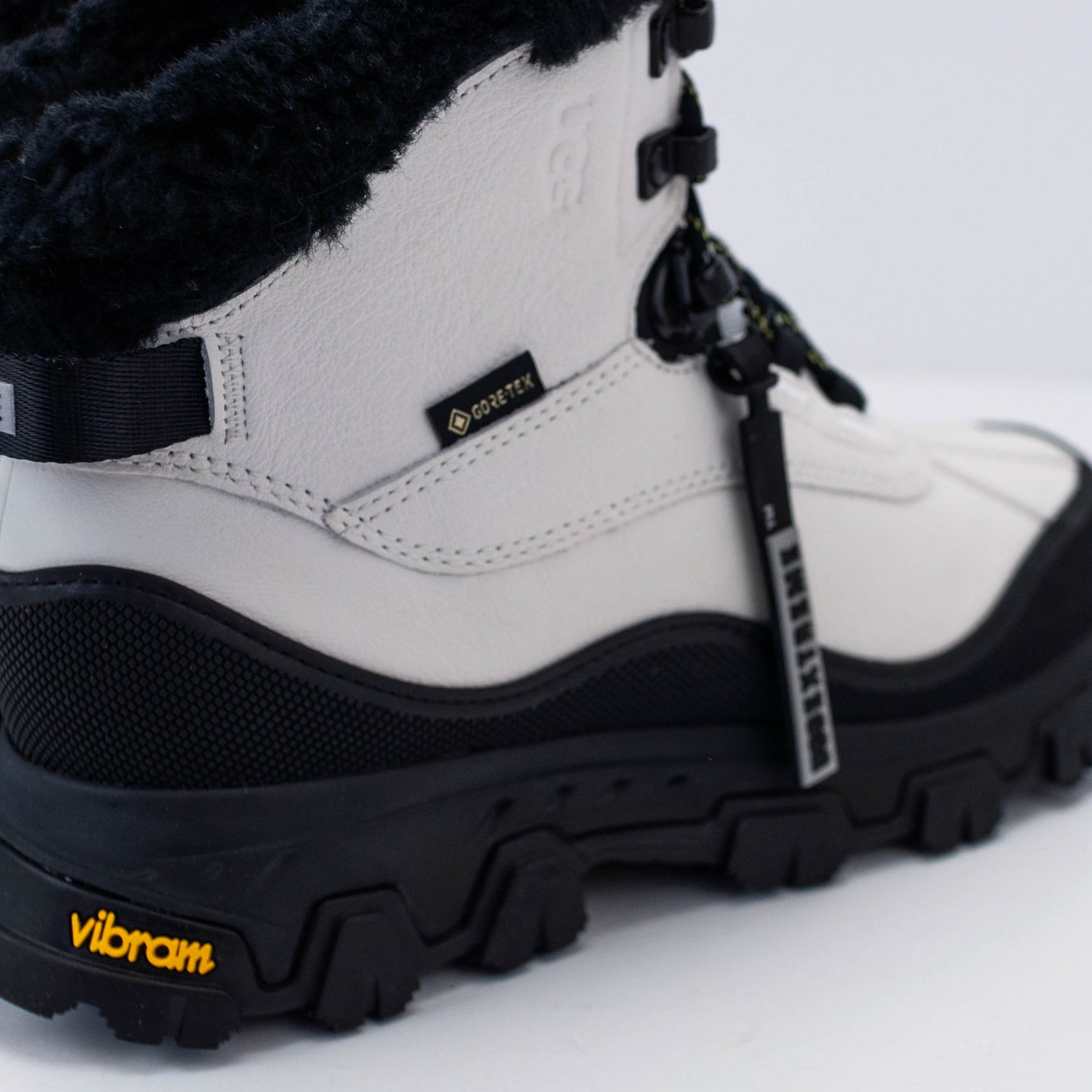 UGG WHITE BOOTS ADIRONDACK MERIDIAN HIKER 1143840 | MOKSIN
