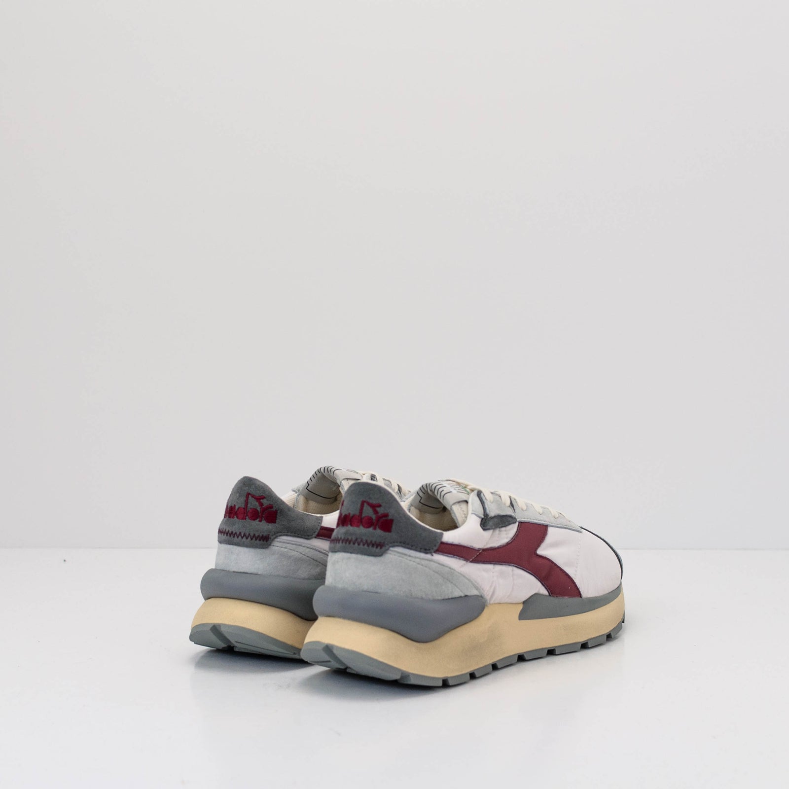Scarpe Diadora Sneakers Diadora Outlet Diadora Game P Uomo Porpora