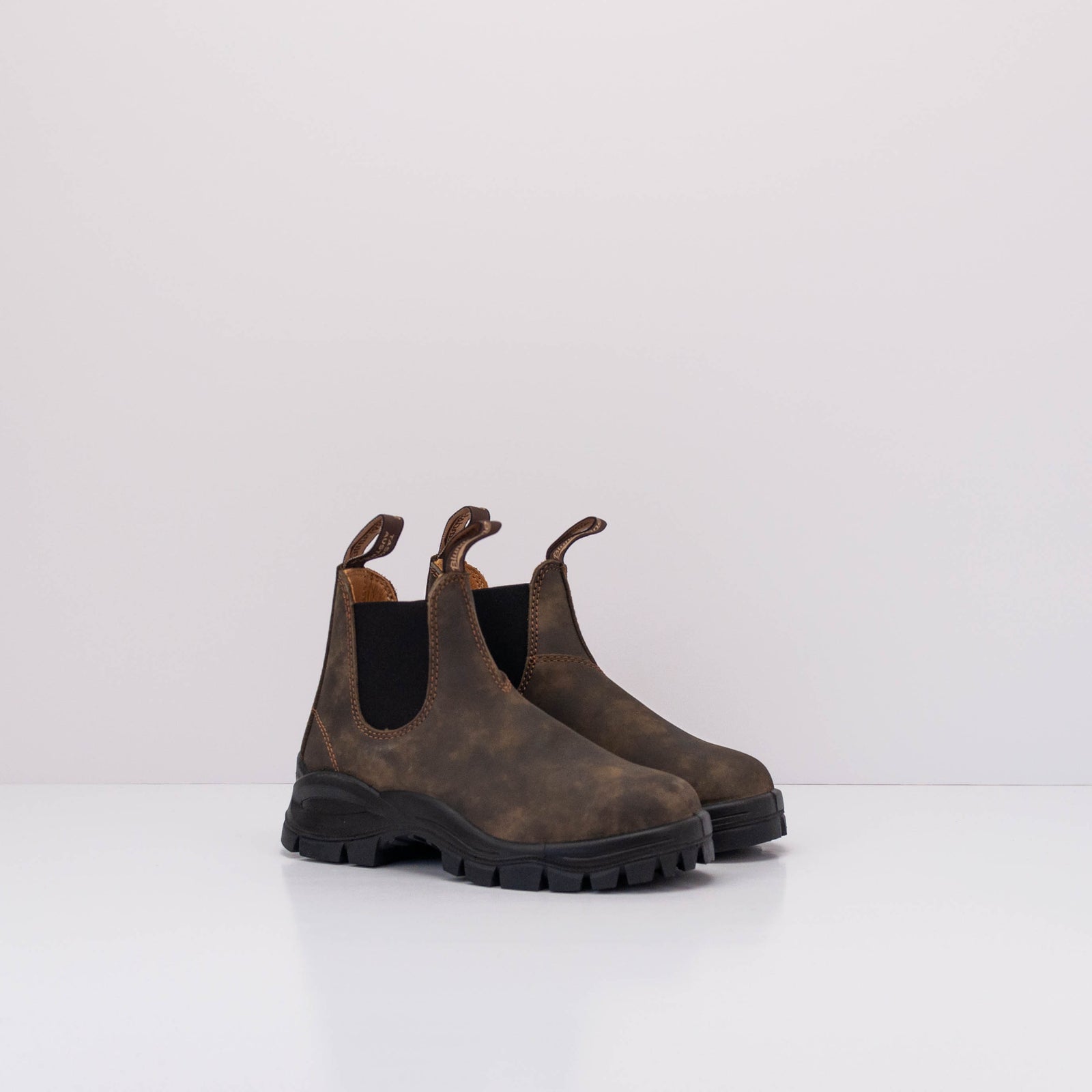 2239-Blundstone-1-MA_1600x.jpg