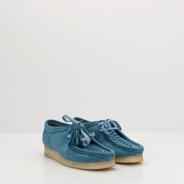 CLARKS - SHOE - WALLABEE WEAVE POWDER BLUE SDE