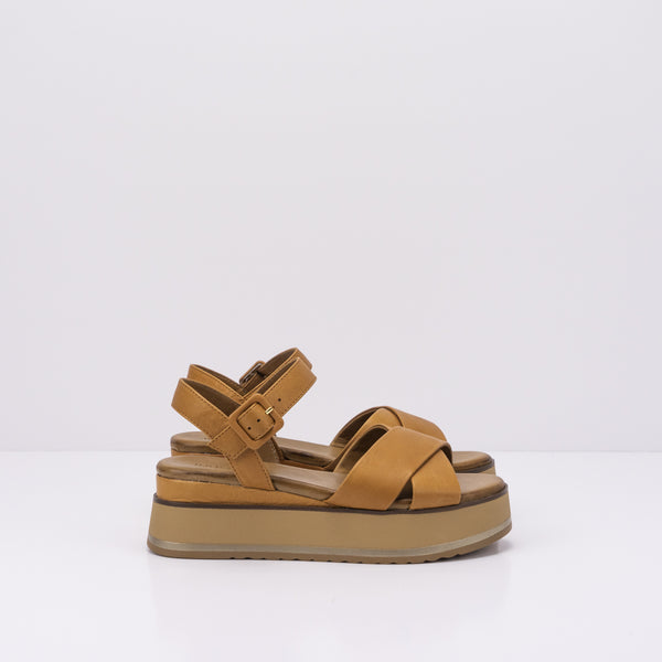 SANDALIA - INUOVO - PLATAFORMA CAMEL 983004C