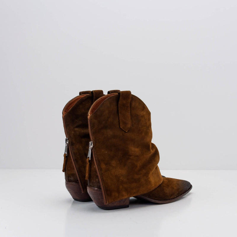 BOTA - ELENA IACHI - E3943 HOMBRE COGNAC