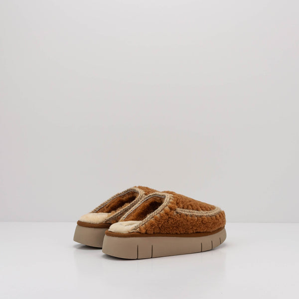 ZUECO - MOU - BOUNCE CLOG CURLY SHEEPSKIN COGNAC