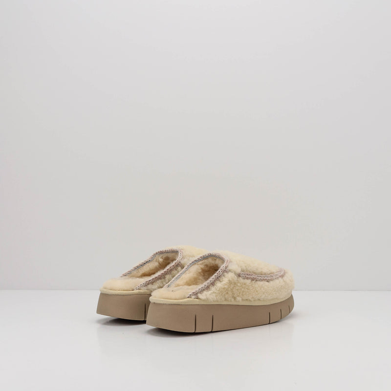 ZUECO - MOU - BOUNCE CLOG CURLY SHEEPSKIN VANILLA