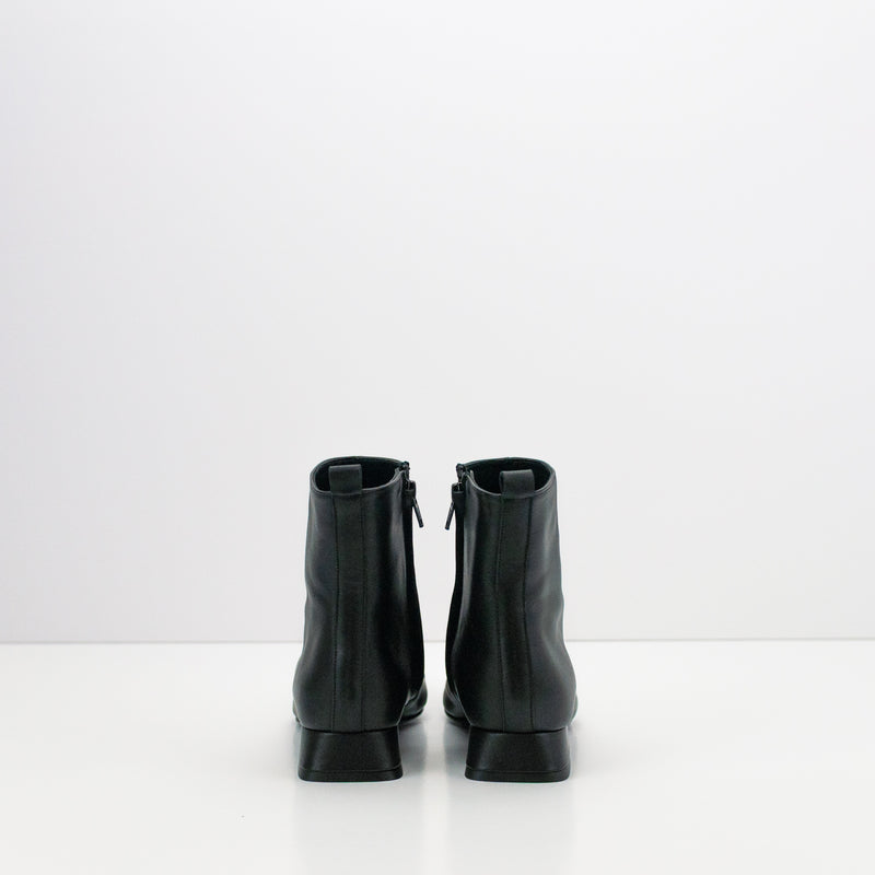 BOTIN - SEIALE - PUNTADA NEGRO
