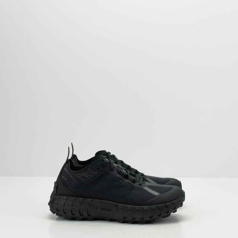 ZAPATILLA - NORDA - 001 G+ STEALTH BLACK MUJER