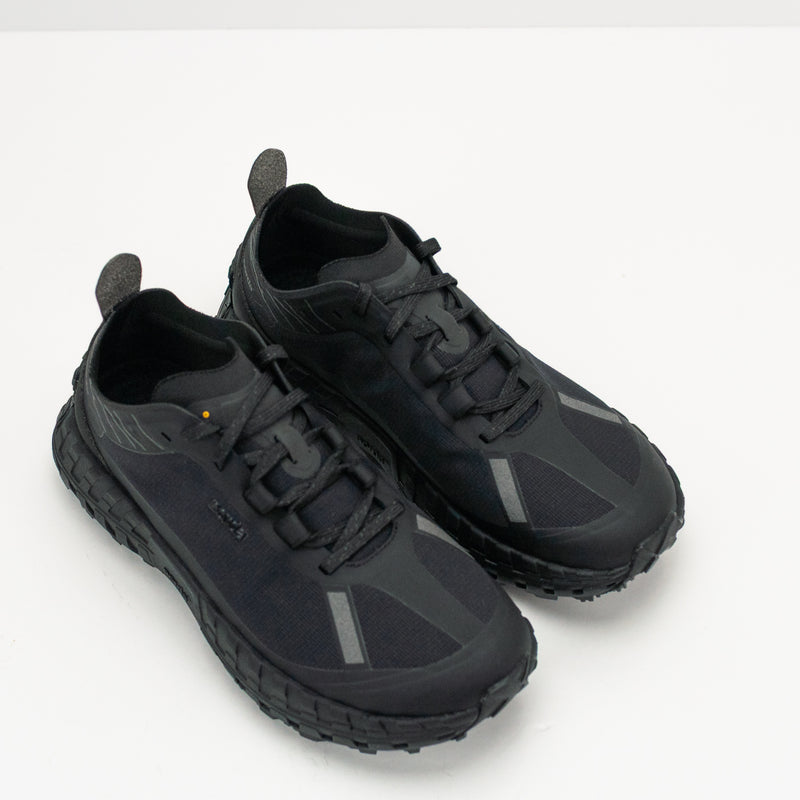 ZAPATILLA - NORDA - 001 G+ STEALTH BLACK MUJER