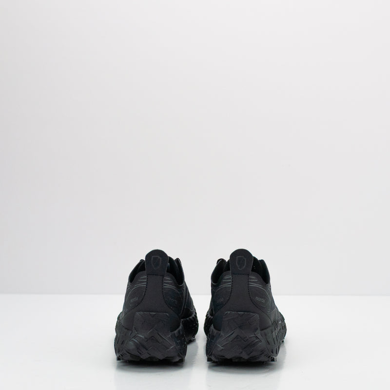 ZAPATILLA - NORDA - 001 G+ STEALTH BLACK MUJER