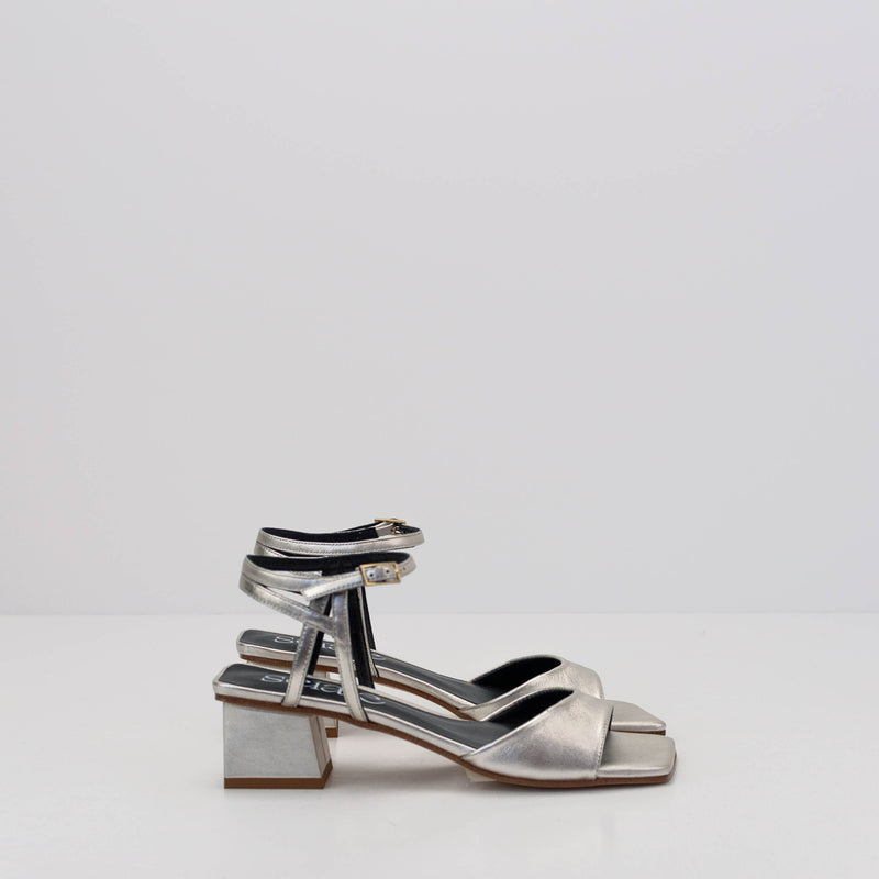 SEIALE - SANDALS - TRES GOLD