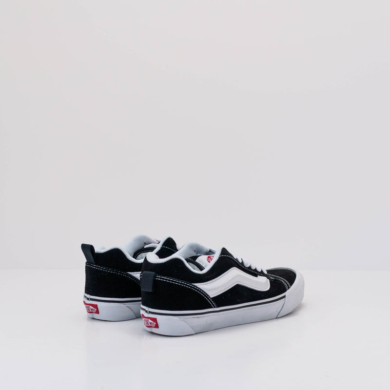 ZAPATILLA - VANS - KNU SKOOL BLACK TRUE WHITE HOMBRE