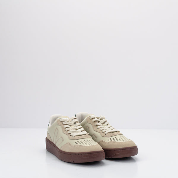ZAPATILLA - VEJA - V-90 LEATHER BEIGE ALMOND BLACK VZ2020751
