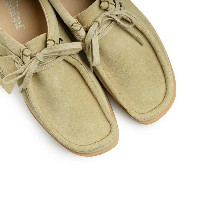 ZAPATO - CLARKS - WALLA SCOUT LO DARK SAND SUEDE HOMBRE