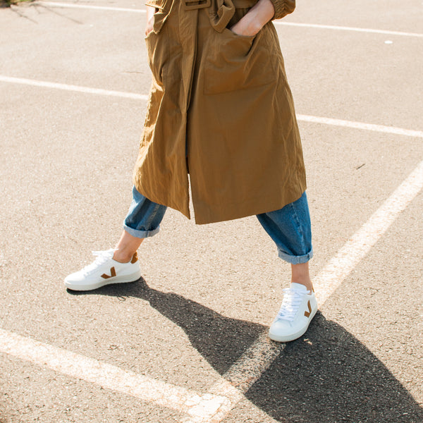 VEJA - SNEAKER - V-12 LEATHER WHITE CAMEL XD0202322