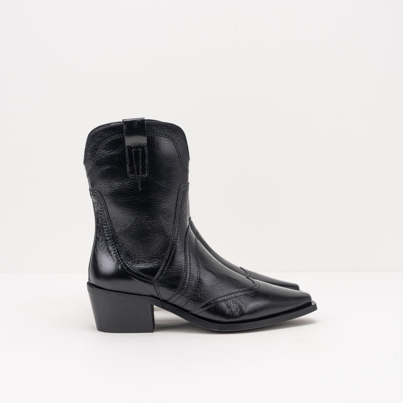 BOTA - BRYAN STEPWISE - 5801 NEGRO