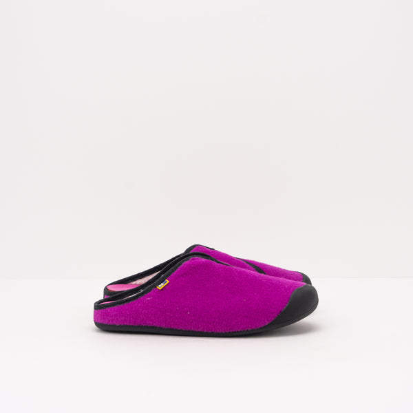  NORDIKAS - SLIPPERS - 1320 FUCHSIA HOUSE SLIPPERS