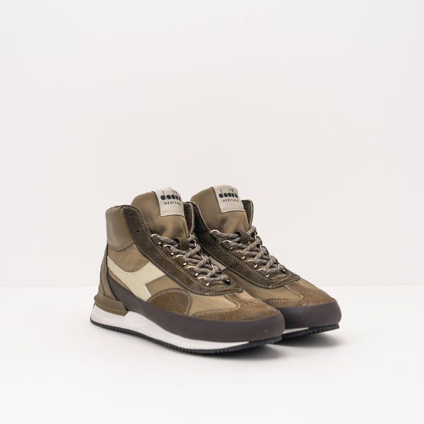 BOTIN - DIADORA HERITAGE - EQUIPE MID MAD NUBUCK SW 201.179022 01 30027