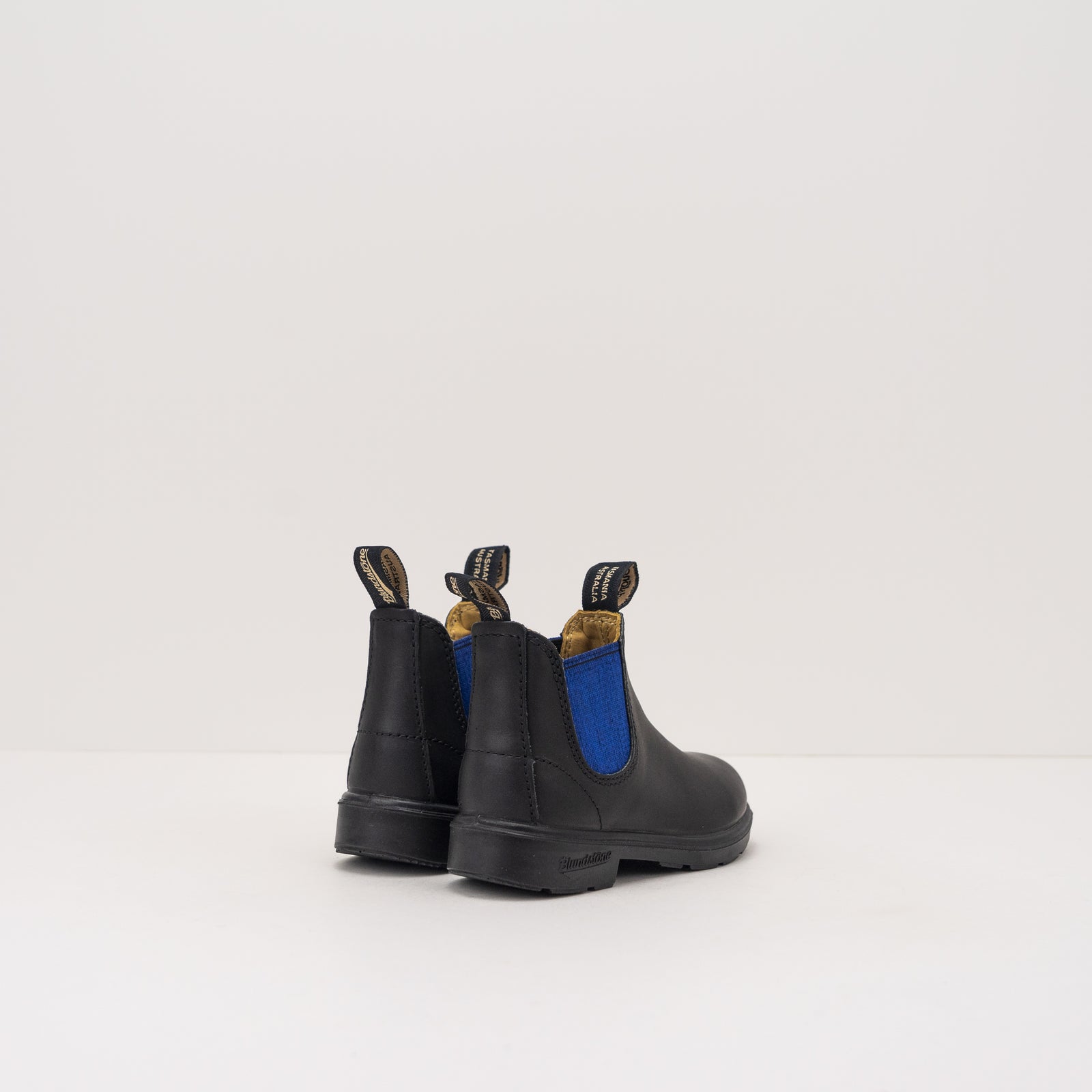 580-blundstone-4-NE_1600x.jpg?