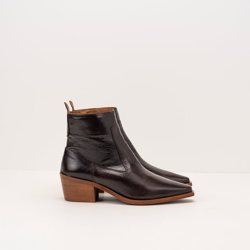 BOTIN - BRYAN STEPWISE - TULUM CHOCOLATE
