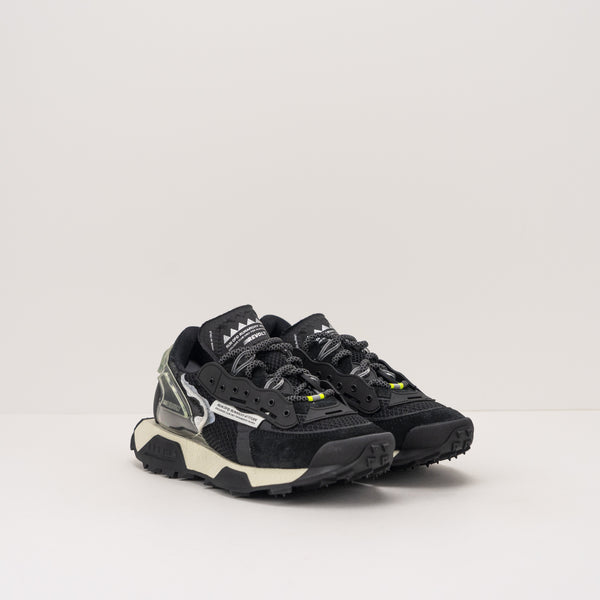 ZAPATILLA - RUN OF - REVOLT BLACK WOMEN 9378