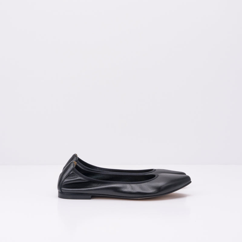 SEIALE - POINTED FLATS - COROZA BLACK