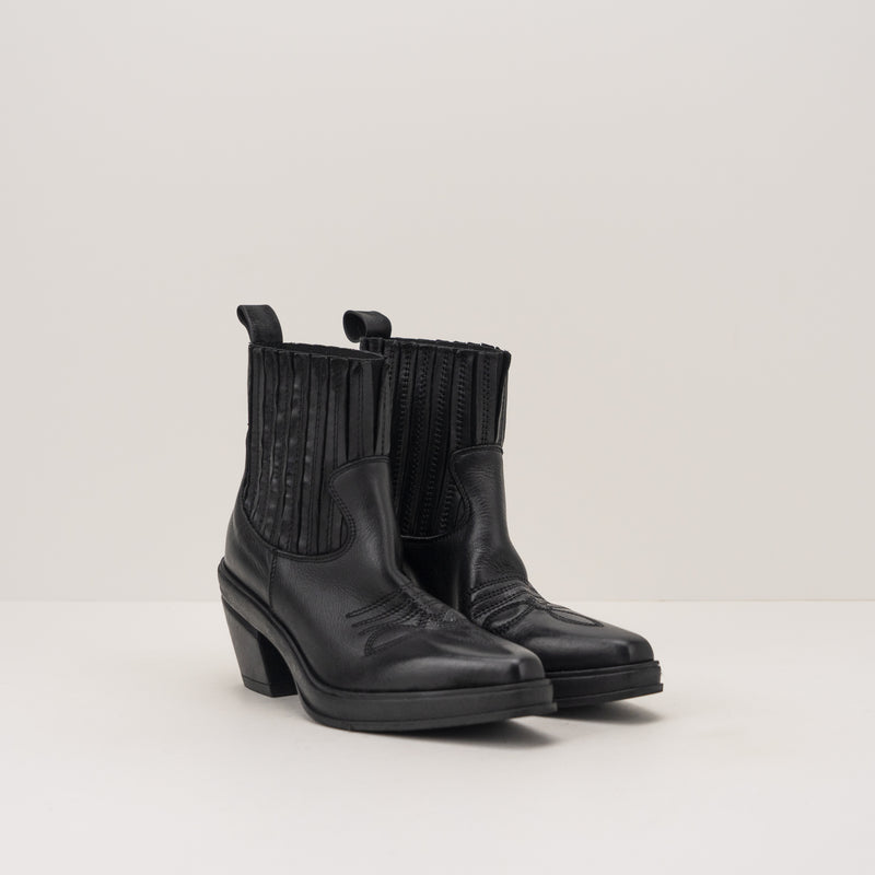 BOTIN - ELENA IACHI - E3105 FROM NERO