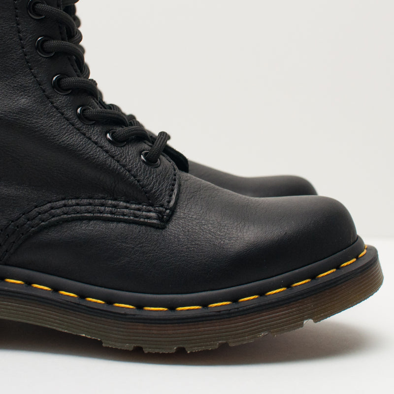 BOTA - DR. MARTENS - PASCAL 8-EYE VIRGINIA BLACK 13512 006