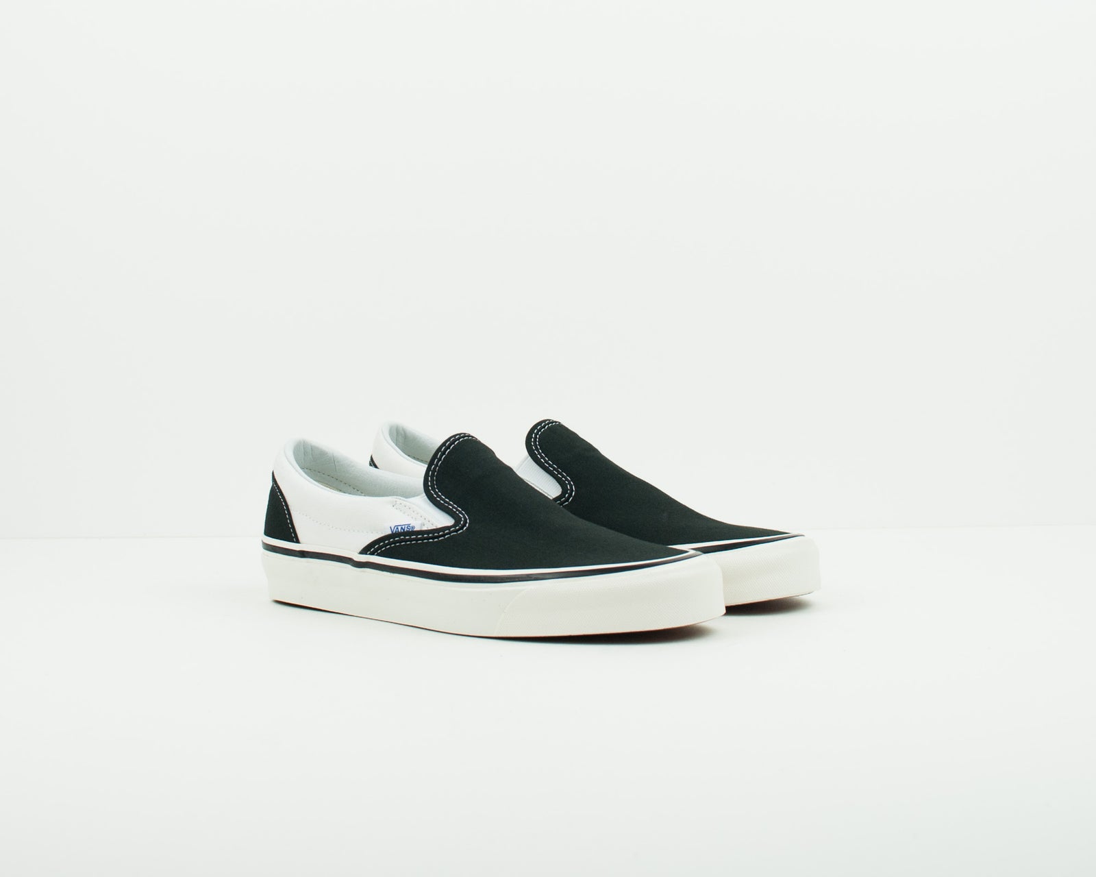 va3jexqf6-vans-1-ne_1600x.jpg?