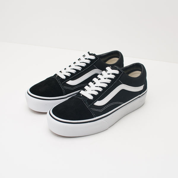 ZAPATILLA - VANS - UA OLD SKOOL PLATFORM BLACK WHITE VN0A3B3UY281